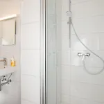 T&k - - 22 Min Messe Dus & Airport Dus *