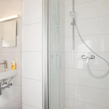 T&k - - 22 Min Messe Dus & Airport Dus *