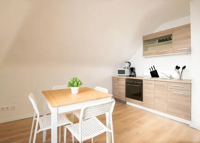 T&k - - 22 Min Messe Dus & Airport Dus * 크레펠트