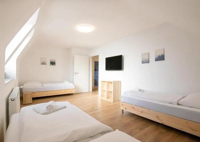 T&k - - 22 Min Messe Dus & Airport Dus * Κρέφελντ