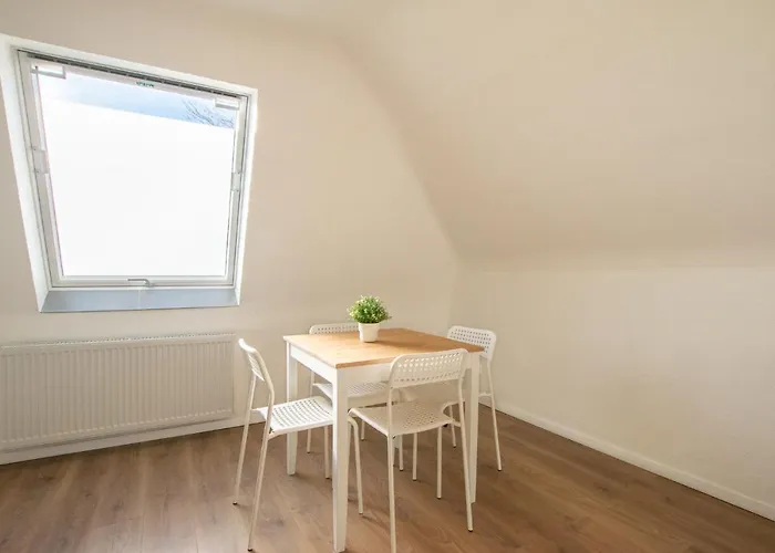 T&k - - 22 Min Messe Dus & Airport Dus * Κρέφελντ